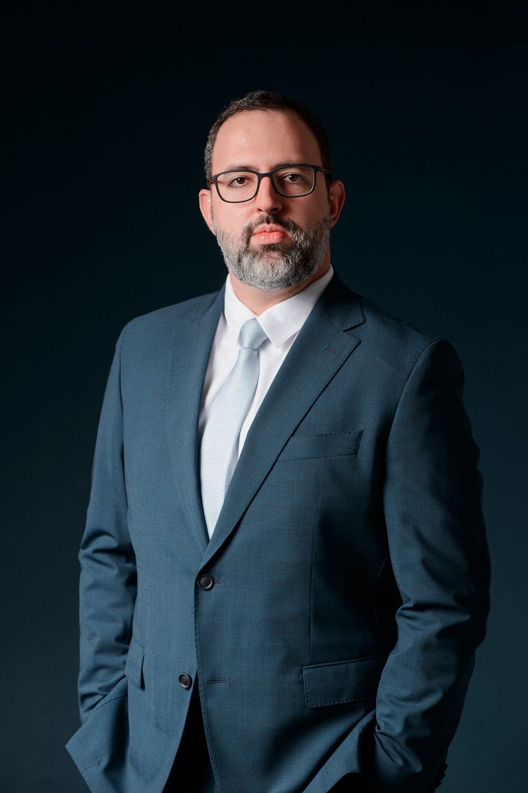 Retrato do Dr. Eron Queiroz, CRM-DF 26024, cirurgião do aparelho digestivo